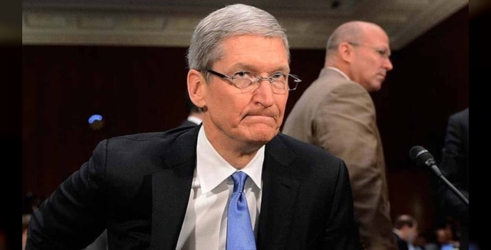 Apple CEO'su Tim Cook, Nike hisselerindeki çöküşü fırsata çevirdi: 3 milyon dolarlık güven oyu