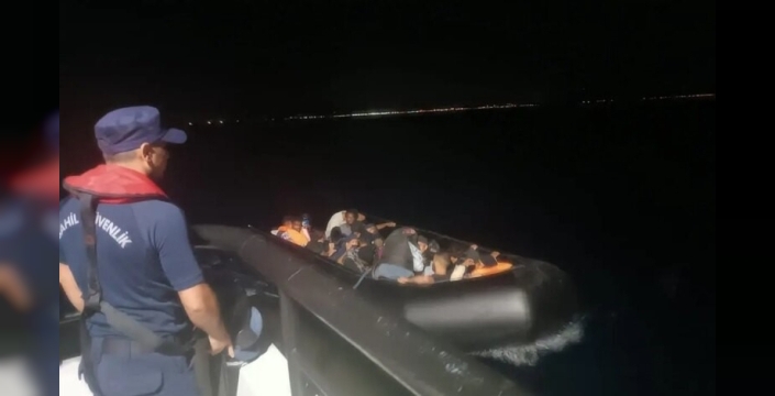 Ayvalık'ta dramatik kaçış girişimi: 23 göçmen sahil güvenlik ekiplerine yakalandı