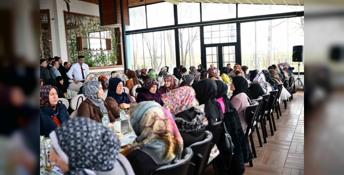 Battalgazi'de kadın kolları mahalle başkanları toplandı, 'gören gözümüz sizsiniz' mesajı verildi