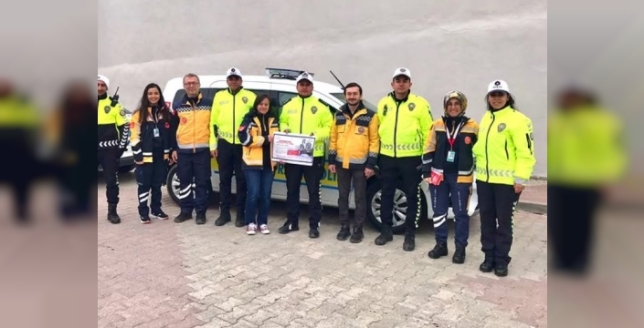 Bilecik'te hayat kurtaran uyarı: Ambulansa yol vermek hayati önem taşıyor!