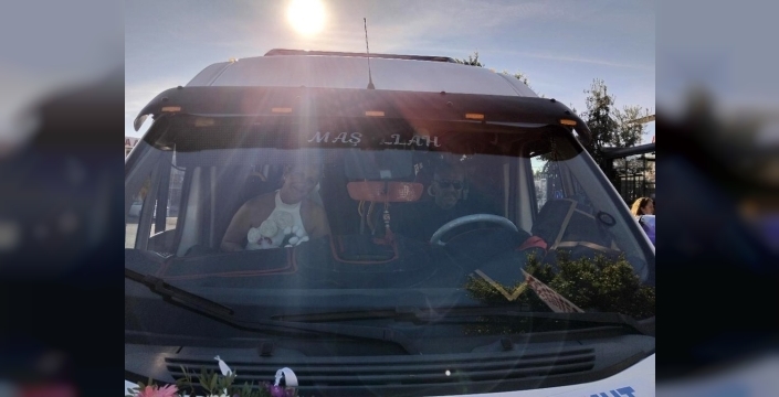 Bodrum'da sıra dışı gelin arabası: Dolmuşla unutulmaz tur