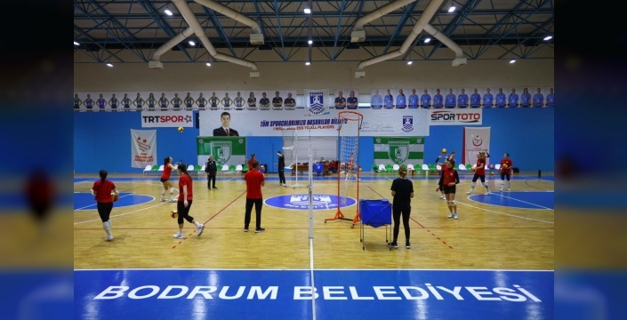 Bodrum'un incileri, Eczacıbaşı'nı ağırlıyor