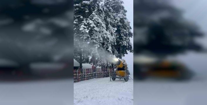 Bolu'da kayak keyfi uzadı: Arkut Dağı'na yapay kar desteği