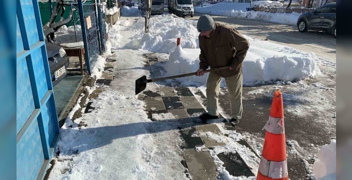 Bolu'da yollar buz tuttu, vatandaşlar zor anlar yaşadı