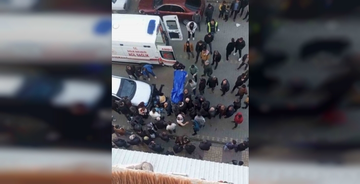 Boşanma aşamasındaki kadın sokak ortasında bıçaklanarak öldürüldü