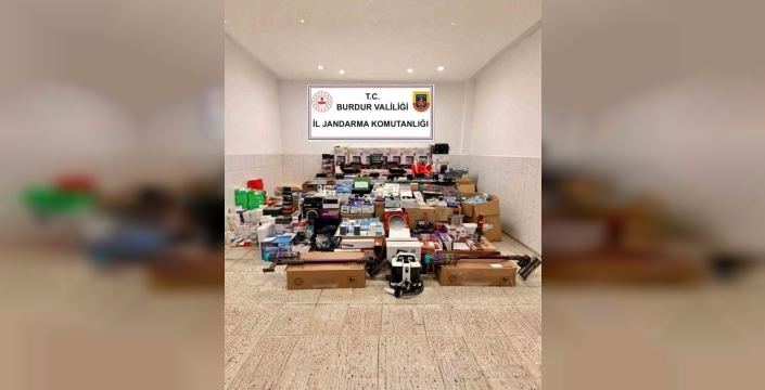 Burdur'da büyük kaçakçılık operasyonu: 1 milyon 300 bin liralık elektronik eşya ele geçirildi, 1 kişi gözaltında
