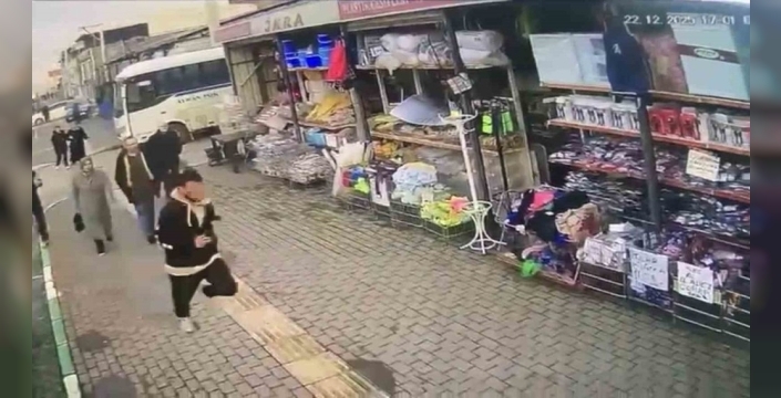 Bursa'da dehşet anları: Husumetlisini cadde ortasında kurşunladı, kaçarken kameraya yakalandı!