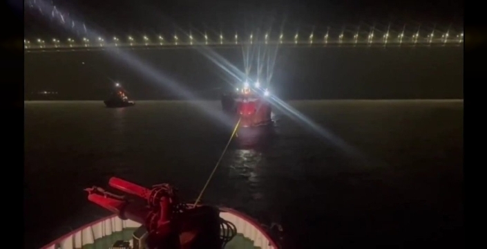 Çanakkale Boğazı'nda gemi arızası: Trafik durdu, kurtarma operasyonu başladı