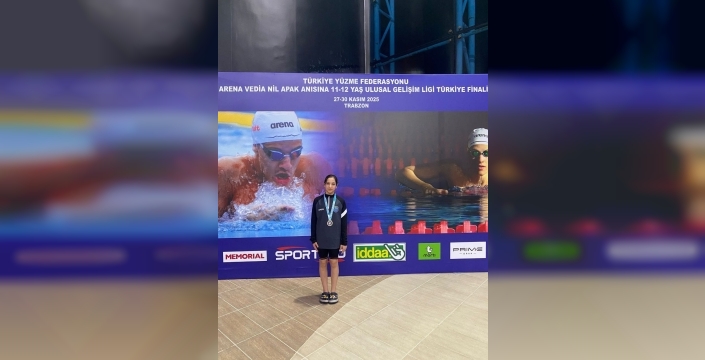Çayırova'nın yüzücüsü Yağmur Yeyin, Trabzon'dan 4 madalya ile döndü!