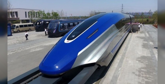 Çin, 1.1 tonluk trenle 2 saniyede 700 km/s hıza ulaştı!