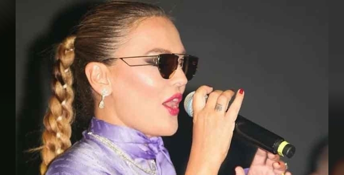 Demet Akalın, kiracı sorununu canlı yayında anlattı: 'Gecemi gündüzüme kattım!