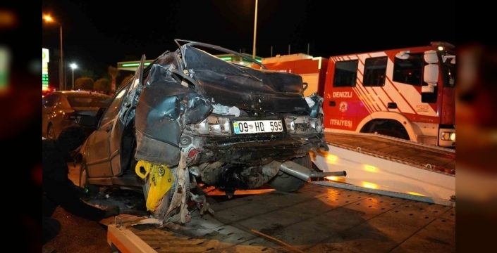 Denizli'de 5 araçlı zincirleme kazada ağır yaralı sürücü kurtarılamadı