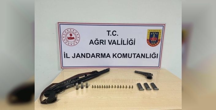 Diyadin'de bir evde ruhsatsız silah ve fişekler bulundu