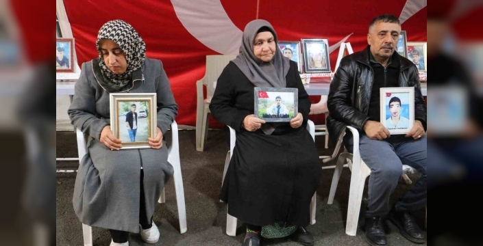 Diyarbakır anneleri terörsüzlük heyetinden sesleniyor: Evlatlarımızı istiyoruz!