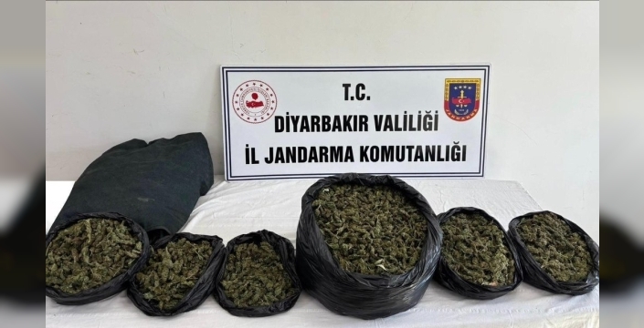 Diyarbakır'da nefes kesen operasyon: 38 kilo esrar ve uyuşturucu haplar ele geçirildi!