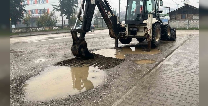 Düzce sokakları yenileniyor: Ekipler hafta sonu da mesai başında