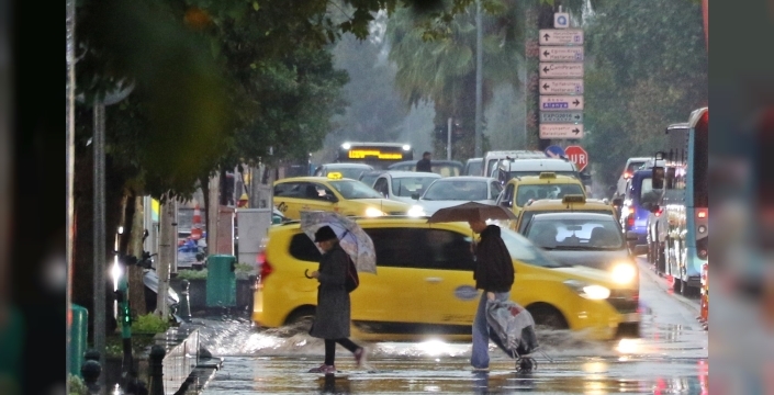 Ege’de kuvvetli yağış uyarısı: Muğla’da sağanak etkili olacak