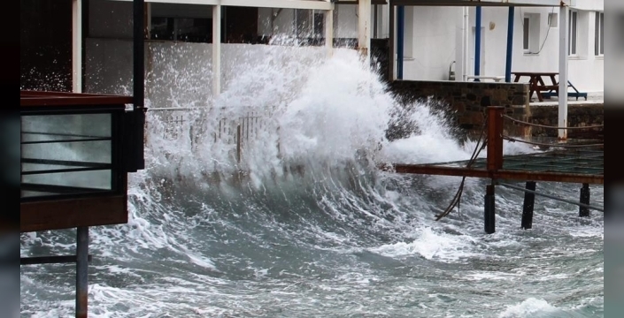 Ege Denizi'nde sert rüzgar uyarısı: Deniz ulaşımı risk altında!