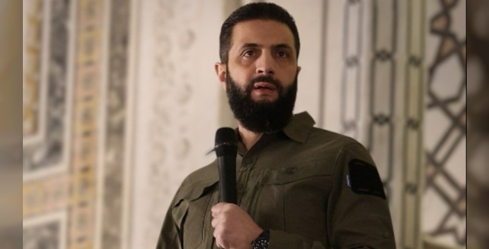 El Şara, bir yıl sonra aynı kıyafetle Emevi Camii'nde namaz kıldırdı: Vaazda biat çağrısı