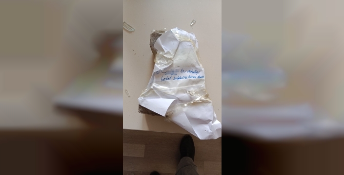 Elazığ'da aile sağlığı merkezine gece yarısı taşlı saldırı: Doktor tehdit notuyla korkutuldu