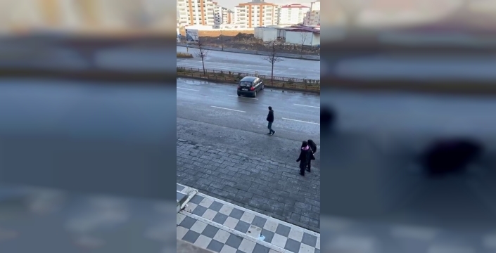 Erzurum'da gizli buzlanma 10 dakikada iki kazaya yol açtı