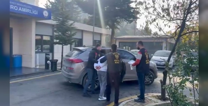 Fatih'te dehşet anları: Bekçiye çarpan alkollü sürücü kaçtı, silahla yakalandı!