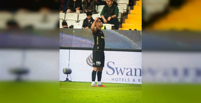 Göztepe deplasman korkusunu yendi: Antalyaspor'u devirerek dış sahada formunu sürdürdü!