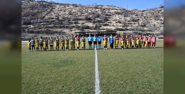 Hacılar Erciyesspor, Özvatanspor'u 1-0 yenerek zirve yarışına kilitlendi