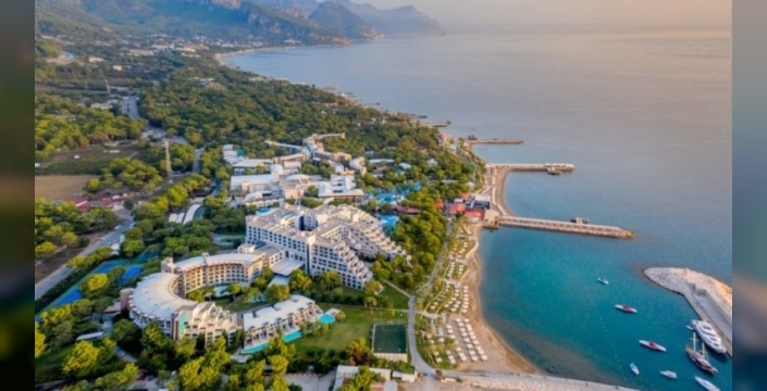 Halkbank'tan şube müdürlerine 107 milyonluk şok hediye: Lüks otelde konaklama ve iPhone 17'ler