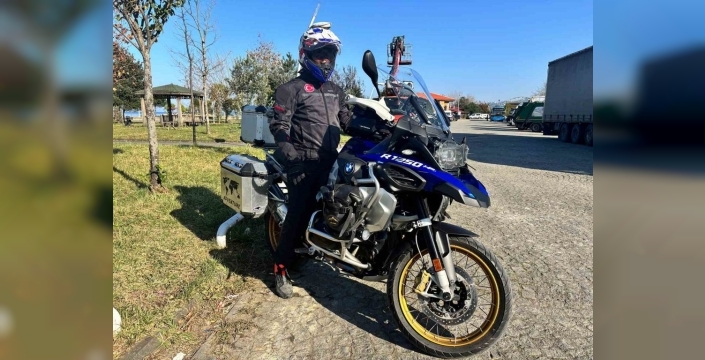 İki teker üstünde kutsal topraklara: Trabzonlu dostların 11 bin km'lik Umre macerası!