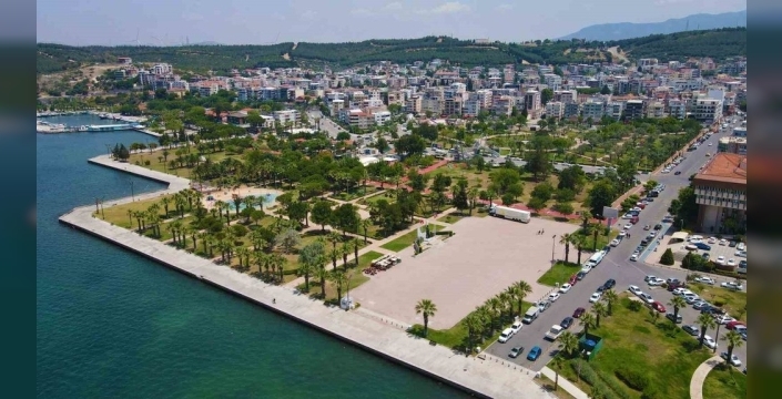 İzmir'de konut piyasası daraldı: Satışlar hafifçe düştü