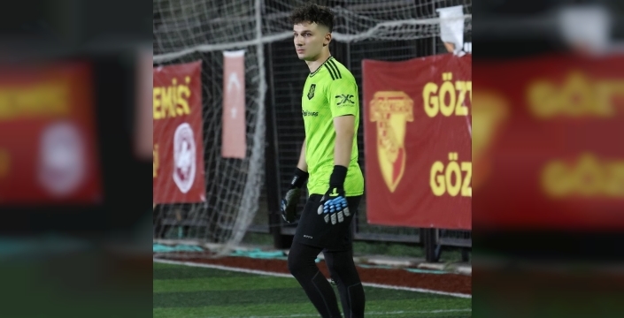 Kaleci krizi çözüldü: İzmirli girişimci halı sahalara kiralık eldiven oldu