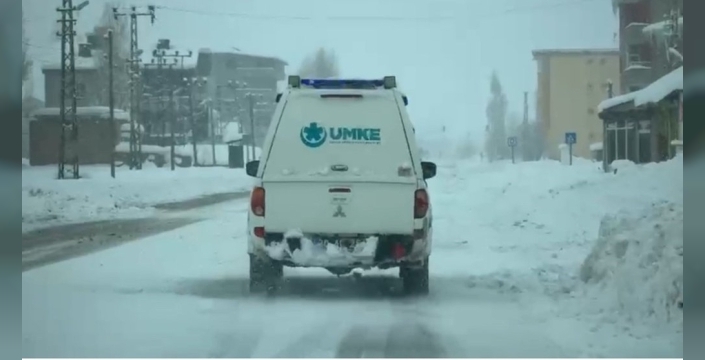 Kar esareti altında mucizevi kurtuluş: 76 yaşındaki KOAH hastası için zamana karşı yarış