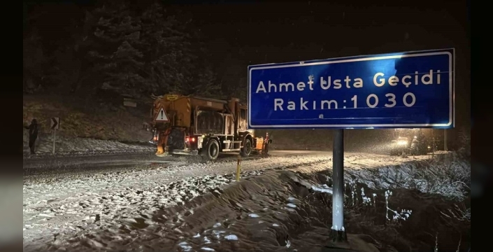 Kar yağışı, Karabük'te vatandaşları buluşturdu