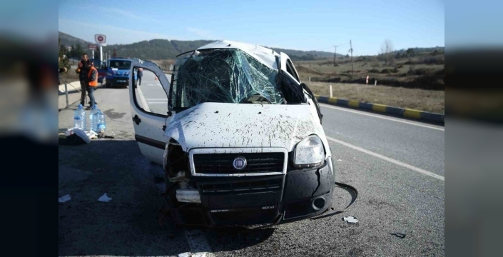 Kastamonu'da gizli buzlanma iki ayrı kazaya yol açtı: 3 yaralı