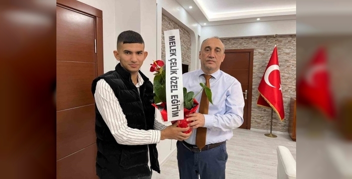 Kaymakam İlhan'dan özel öğrencilere sıcak karşılama ve hediye yağmuru!