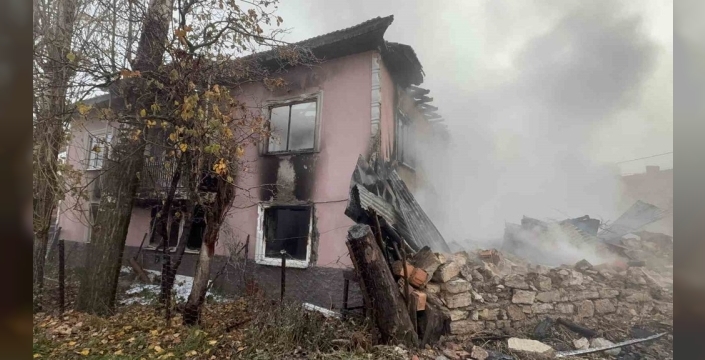 Kış ortasında yürek burkan trajedi: Ev küle döndü, aile sokakta kaldı