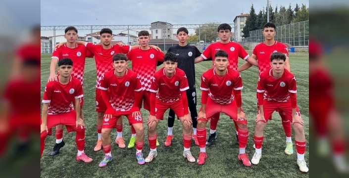 Körfez Gençlerbirliği U18 takımı, Kireçocakları'nı 5-0 yenerek liderliğini sürdürdü