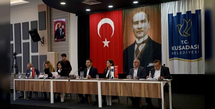 Kuşadası'nda yılın son meclis toplantısı: Sosyal yardımlar 2026'da da sürecek, 'Ada Kıyafet Evi' ile 172 çocuğa umut olunacak