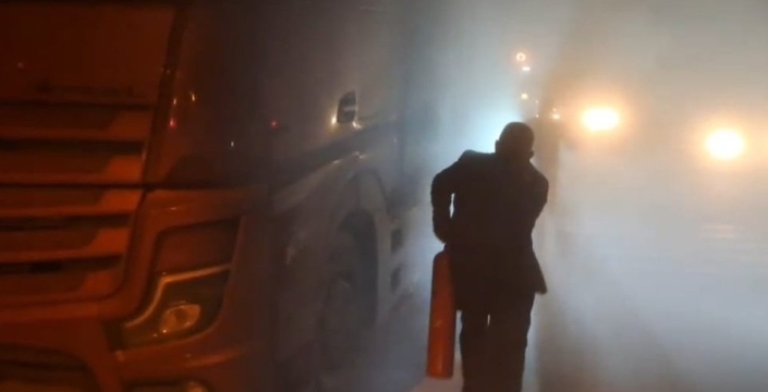 Malatya'da seyir halindeki pancar yüklü tır alev aldı