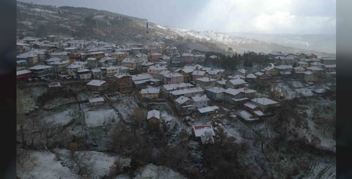 Manisa'nın yüksek kesimleri beyaza büründü, kartpostallık görüntüler oluştu