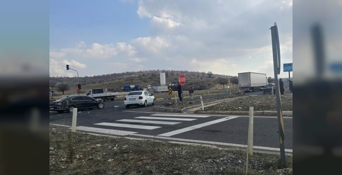 Mardin'de zincirleme trafik kazası: Maddi hasar oluştu