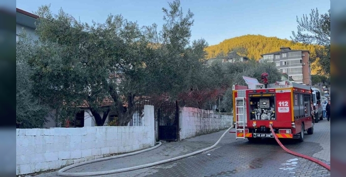 Menteşe'de ev yangını: Hafif yaralı ve bir gözaltı