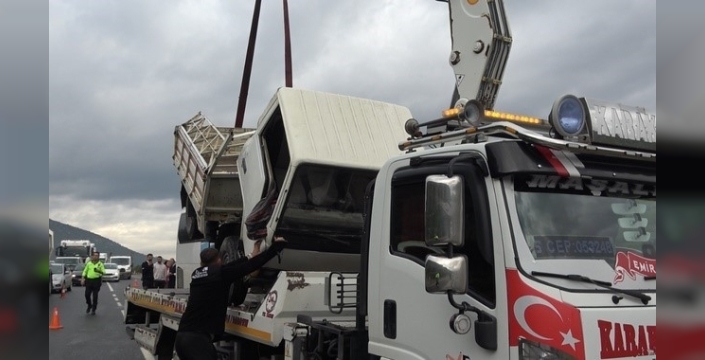 Milas-Bodrum yolunda dehşet: Otobüs kamyonete arkadan çarptı, 2 yaralı