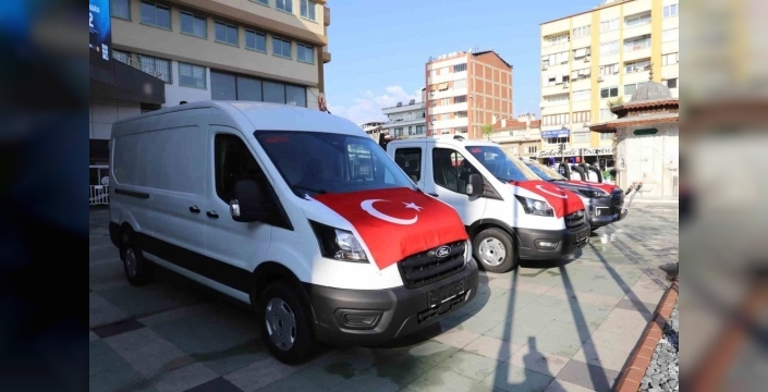 Nazilli Belediyesi hizmet için filosunu 5 yeni araçla genişletti