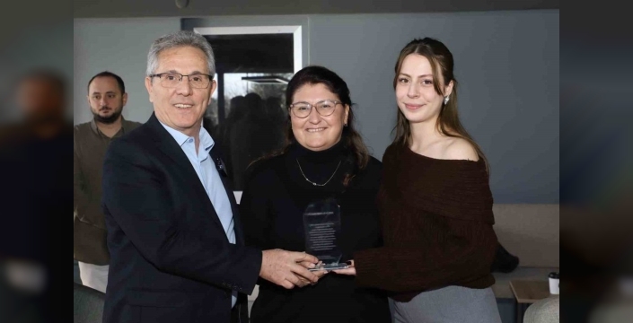 Nazilli'de gençler için yeni buluşma noktası: Tepe Oyun Salonu açıldı