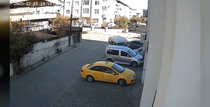 Nazilli'de U dönüşü yapan minibüs ortalığı savaş alanına çevirdi: 1 yaralı