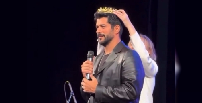 Rusya'da göz kamaştıran anlar: Burak Özçivit'ten 20 milyonluk taç!