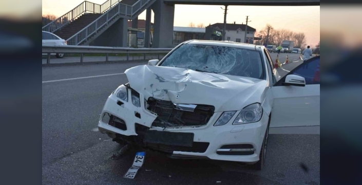 Sakarya'da üst geçide metreler kala feci ölüm: otomobil çarpıp kaçtı mı?