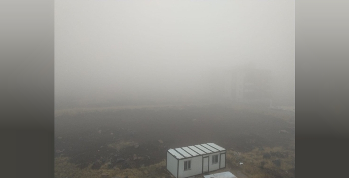 Şanlıurfa'da sis bulutu trafiği zorlaştırıyor